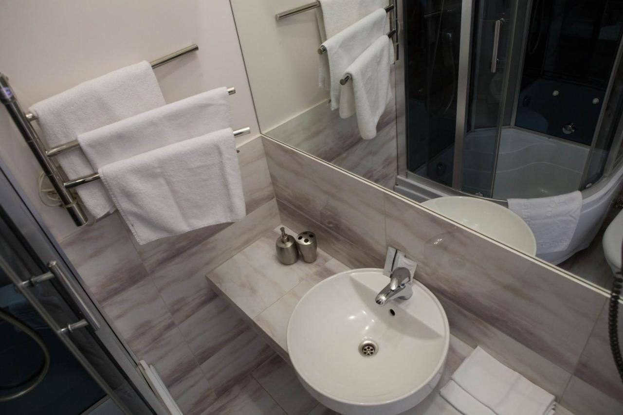 Mini Elegant Hotel Kiev Ngoại thất bức ảnh