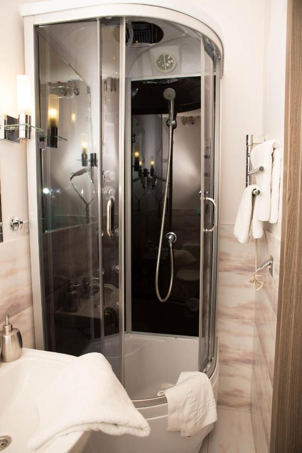 Mini Elegant Hotel Kiev Ngoại thất bức ảnh