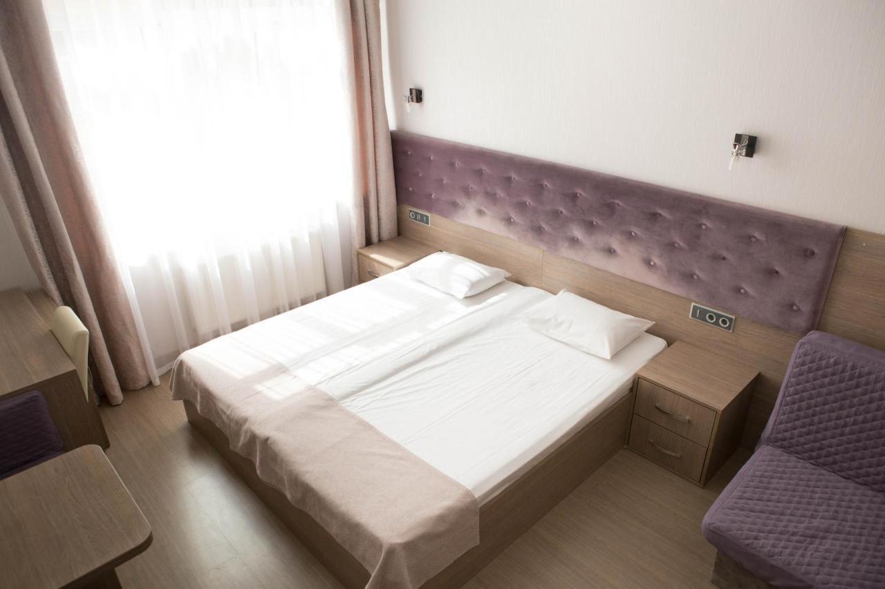 Mini Elegant Hotel Kiev Ngoại thất bức ảnh